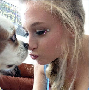 Meet your Posher, Julia